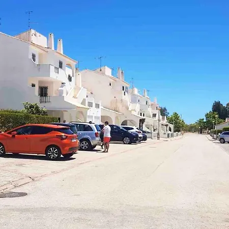 Modern House In With Terrace And View 別荘