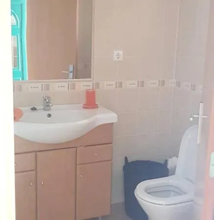 Modern House In With Terrace And View 別荘