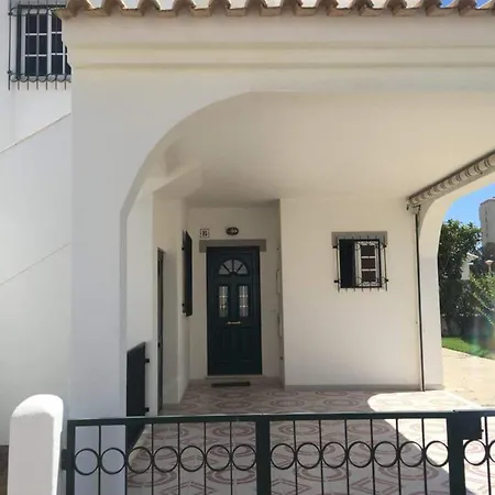 Modern House In With Terrace And View Holiday home *
