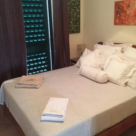 Holiday home Modern House In With Terrace And View *
